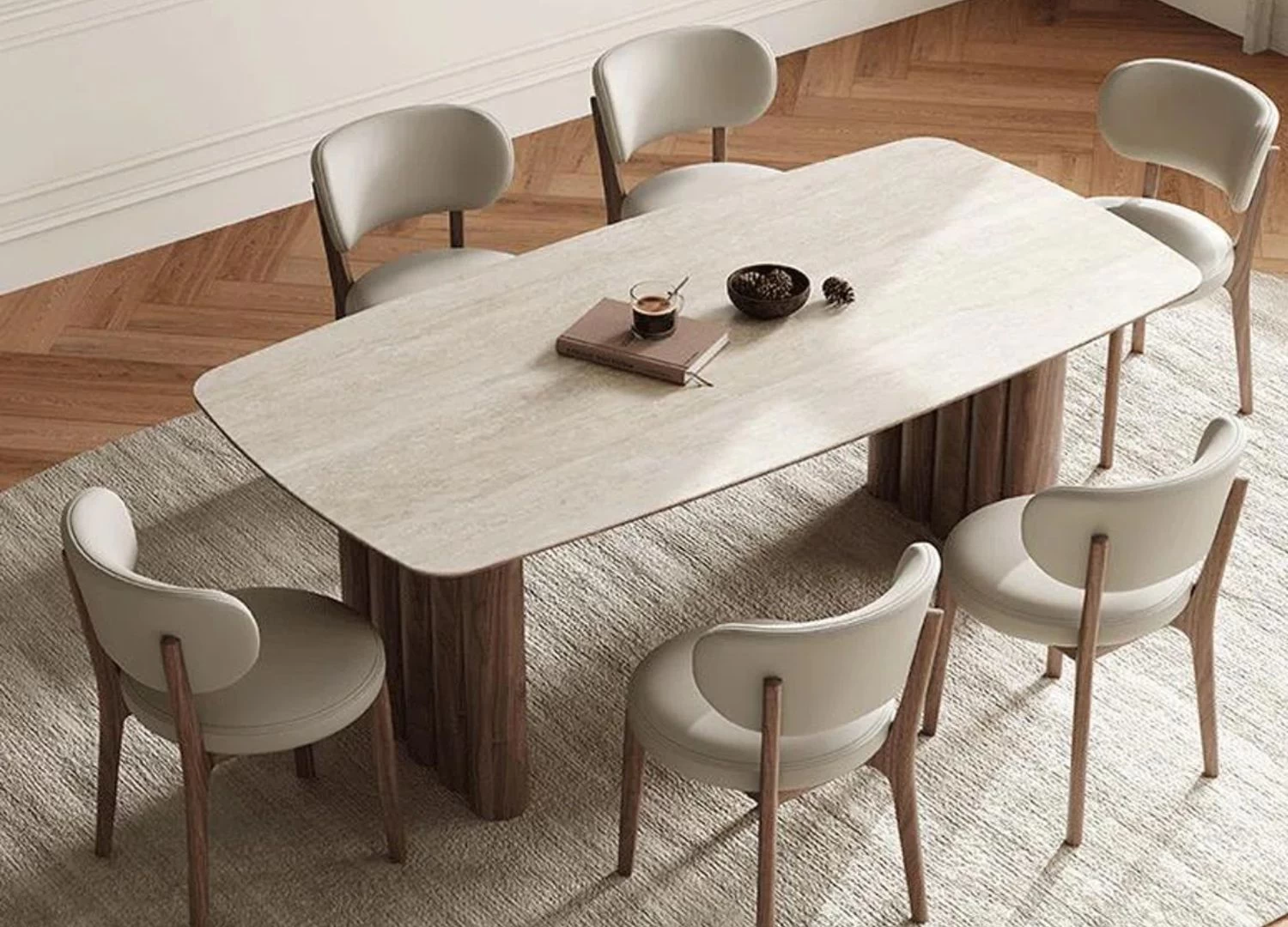 Τραπέζι τραπεζαρίας Cynthia με vintage design και επιφάνεια rock slab. Ιδανικό για χώρους που συνδυάζουν κλασική φινέτσα με μοντέρνα κομψότητα.
