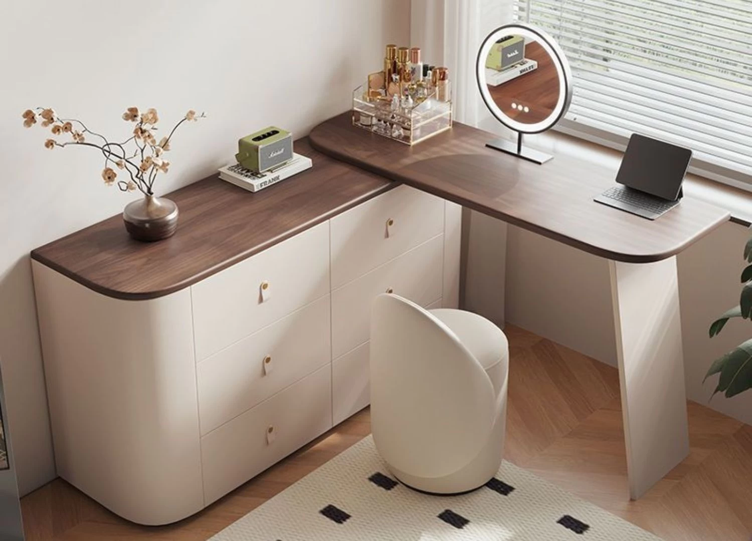 Κονσόλα FLORA Nordic Style με LED καθρέφτη, μοντέρνο design και πρακτικούς αποθηκευτικούς χώρους. Ιδανική για υπνοδωμάτιο, εύκολη στην τοποθέτηση, με κομψότητα 