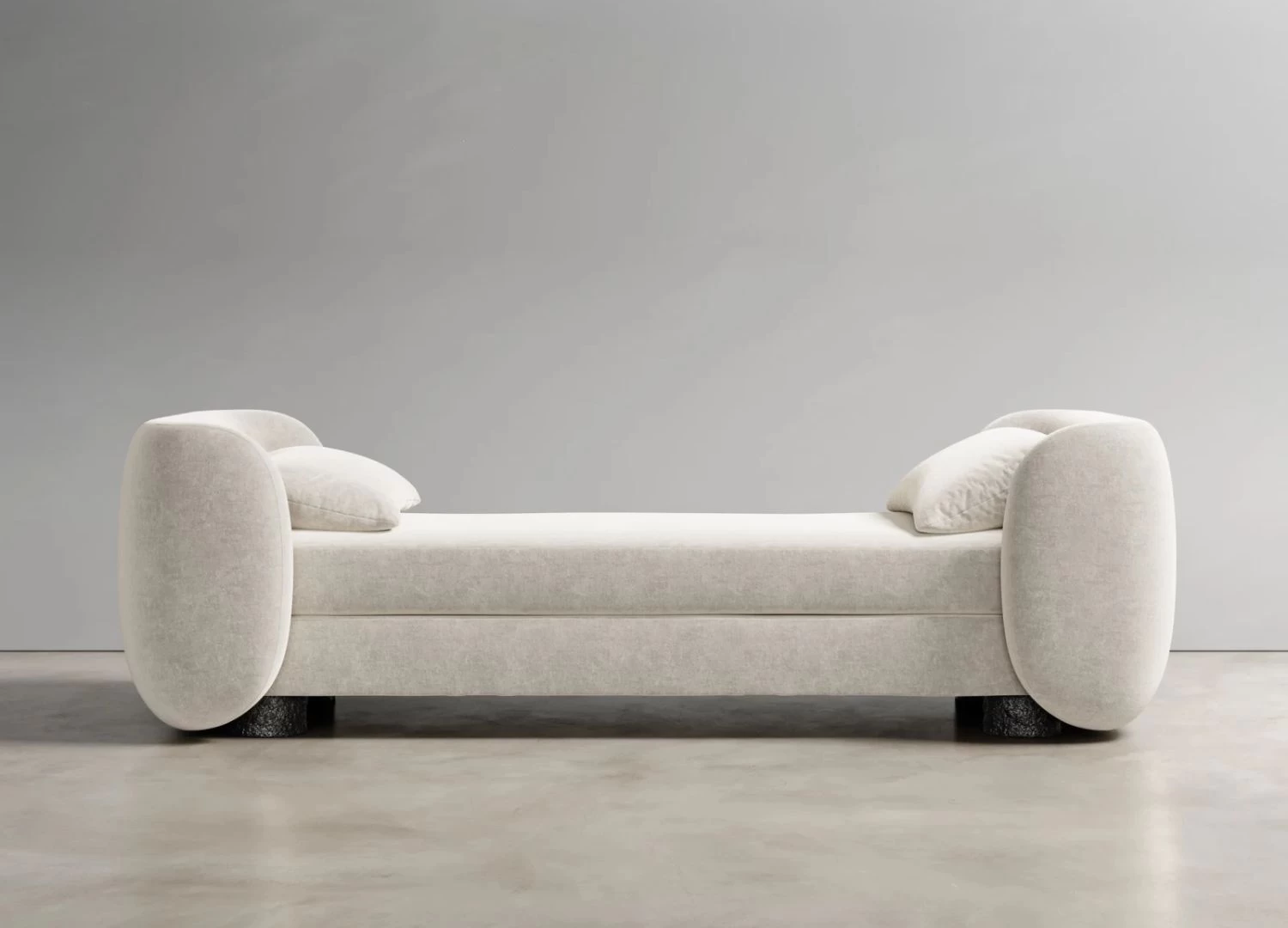 Ανακαλύψτε το σκαμπό Pallas από τη συλλογή linea di salotti. Minimal design με στρογγυλεμένες γραμμές, πολυτελή ταπετσαρία και λειτουργικότητα ως σκαμπό, υποπόδιο ή bench. Ιδανικό για σαλόνι ή υπνοδωμάτιο.
